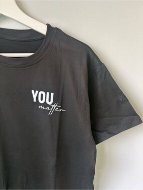 ⚡️2 for $30 NWOT Black "You Matter" Graphic Tee